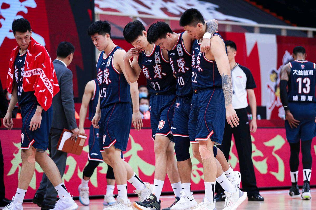 包含胜负之战现场观众沸腾争夺成功的关键的词条
