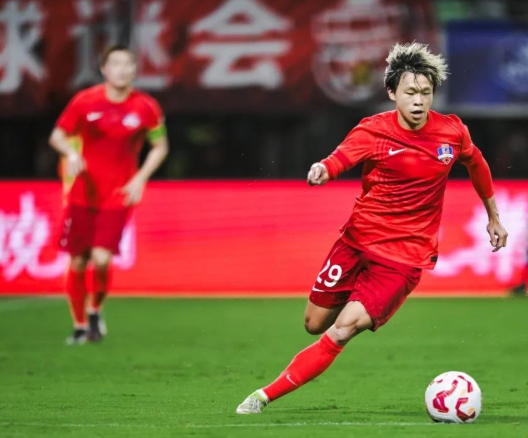 瞩目盛事！国际足球巨头争夺荣誉之战的简单介绍