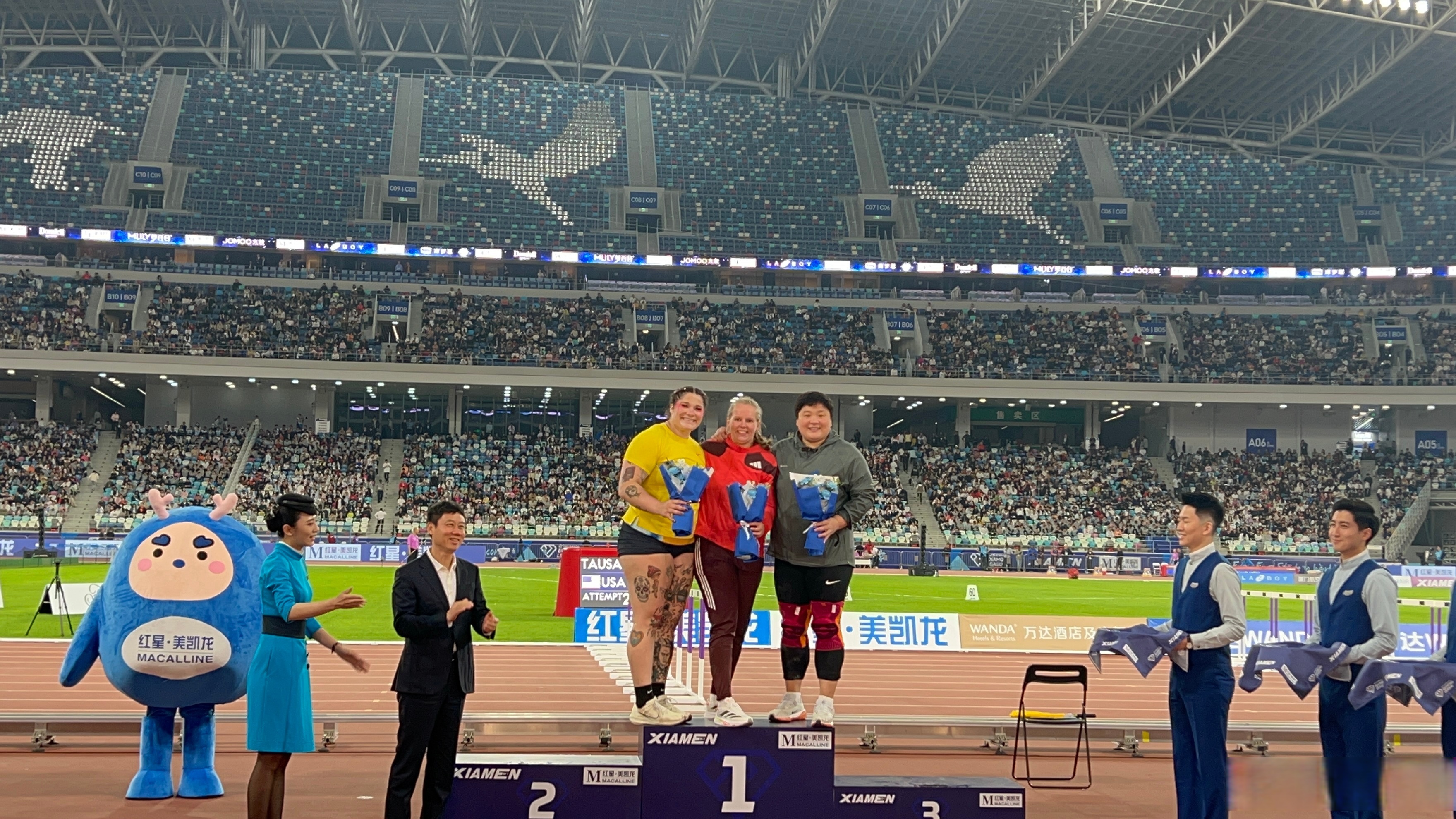 运动员力求完美表现，向世界展现实力