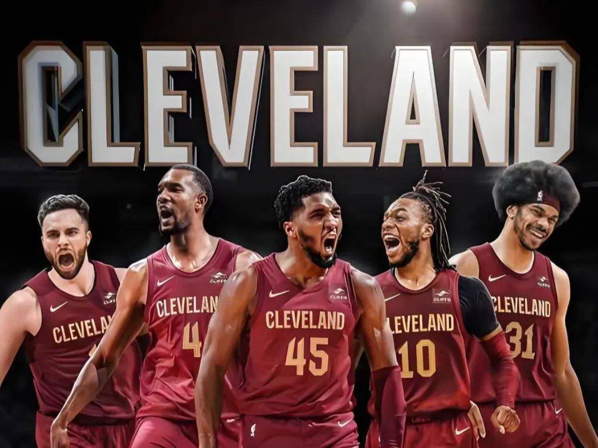 球队备战新赛季冠军阵容升级