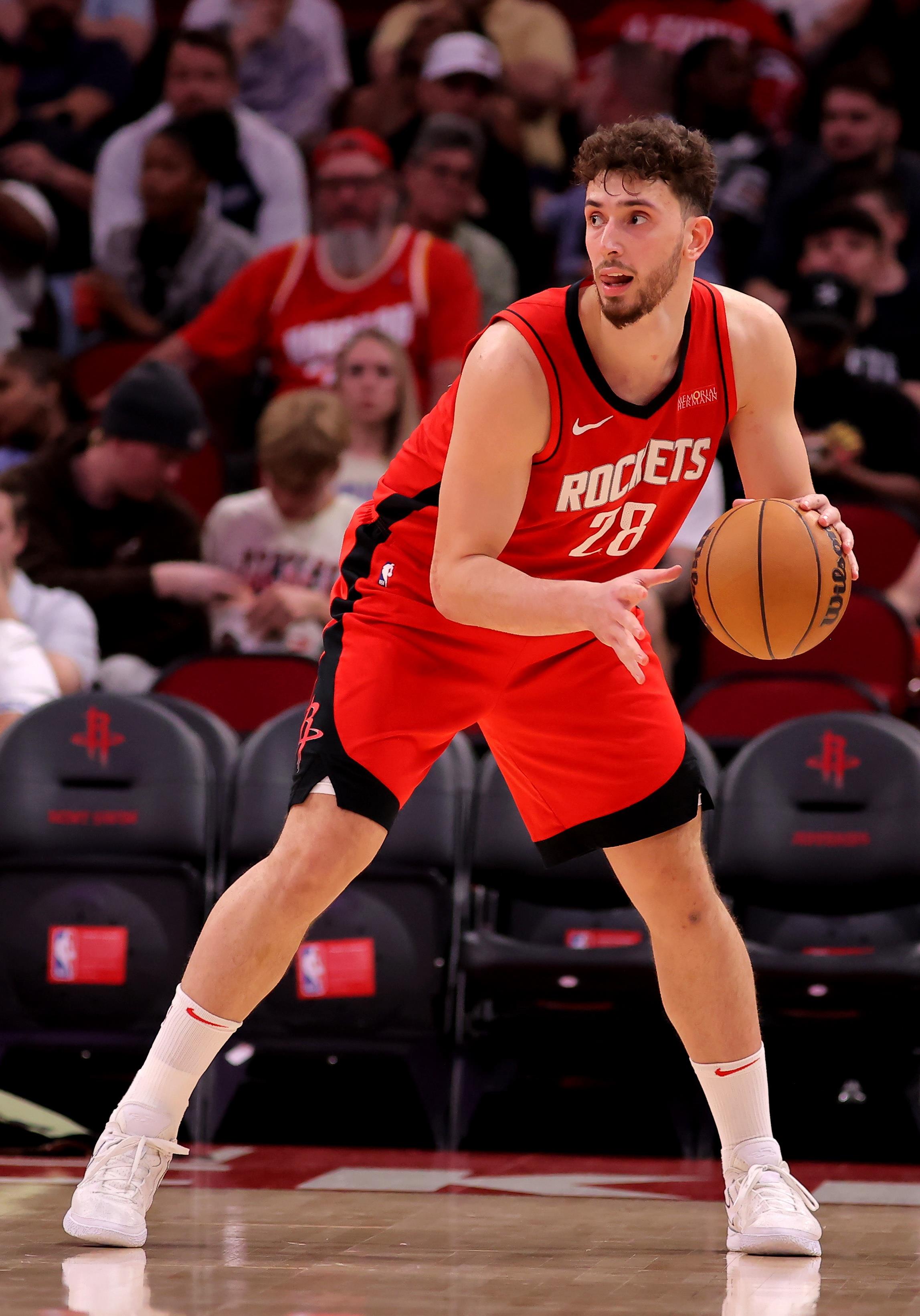 人队球员轮换，球队战术再次调整的简单介绍