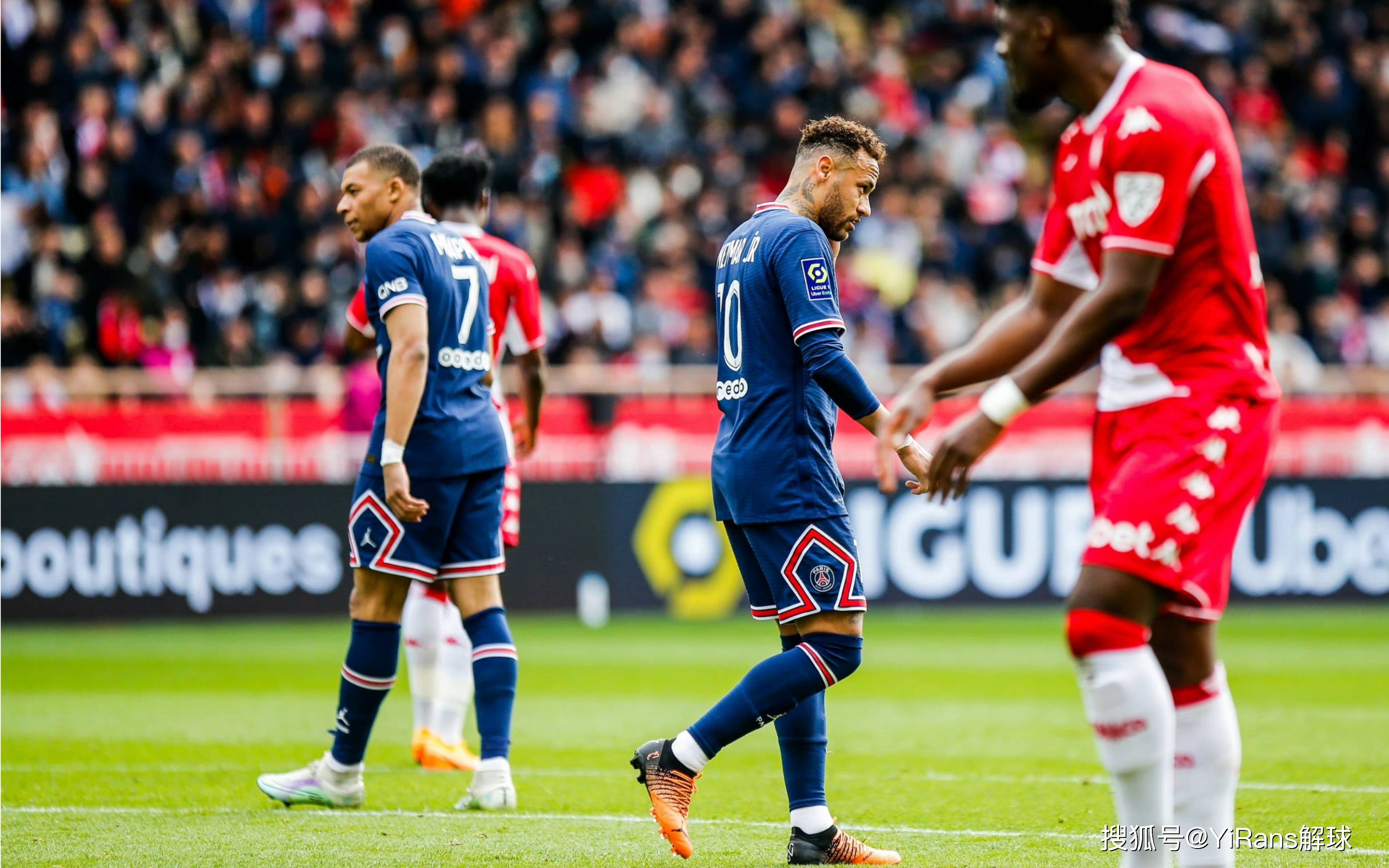 摩纳哥足球队备战法国杯比赛，迎战强敌