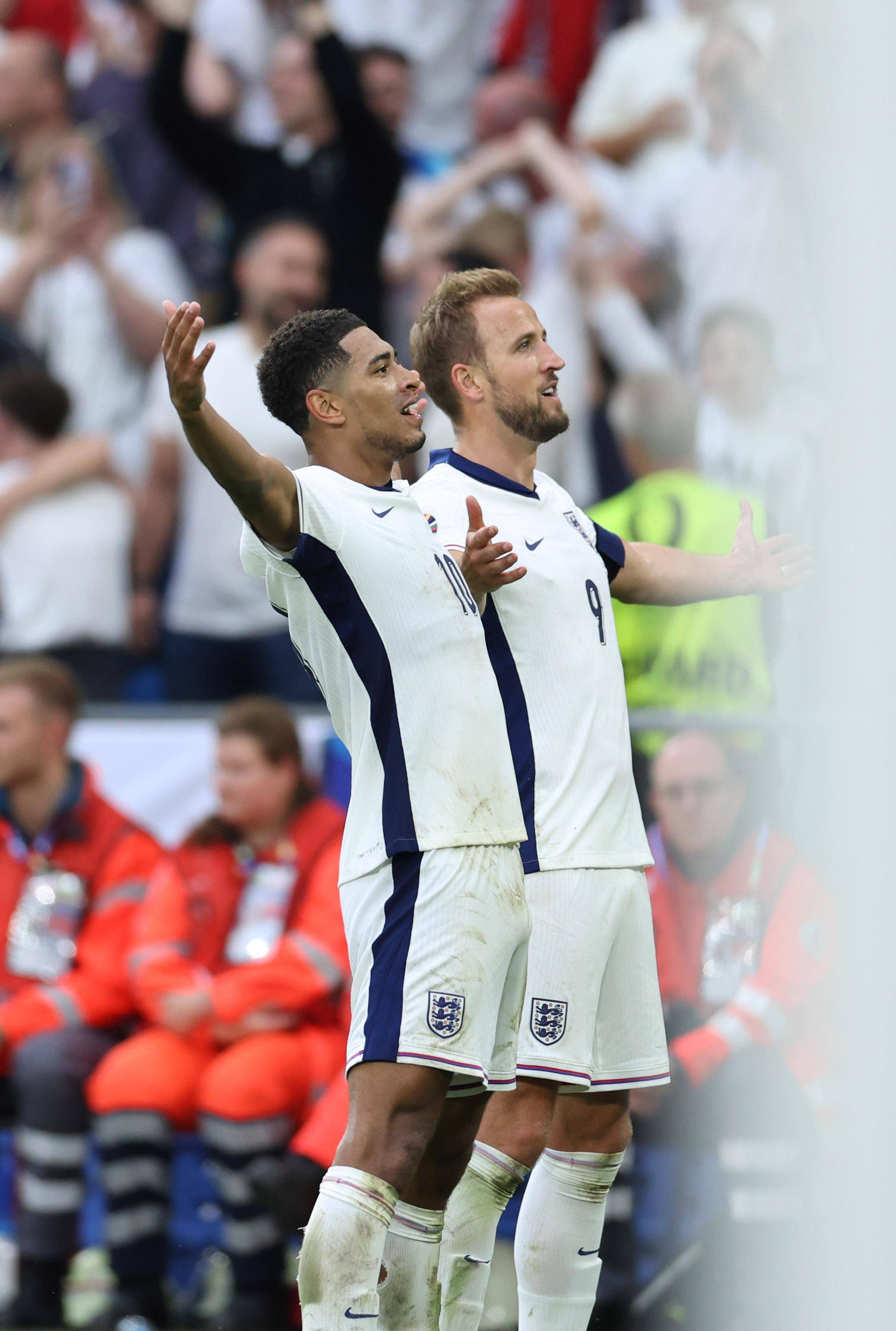 九游体育官方入口-纷争不休！欧洲足球锦标争夺战再次开幕的简单介绍