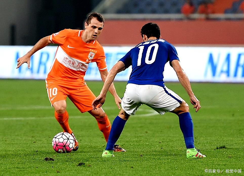 九游体育app下载-足球新秀参加试训，引起球队主教练高度重视