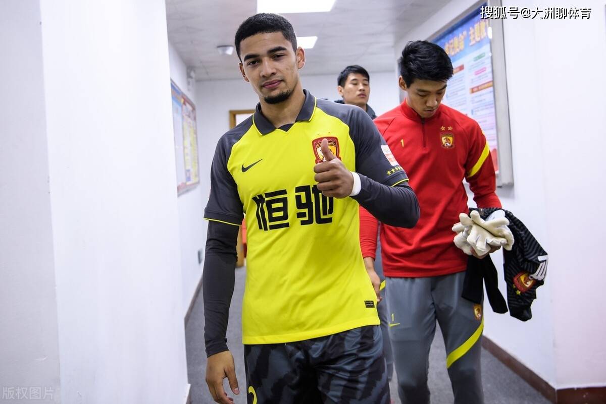 九游体育网页版入口-体能教练点评球员状态，提出要求