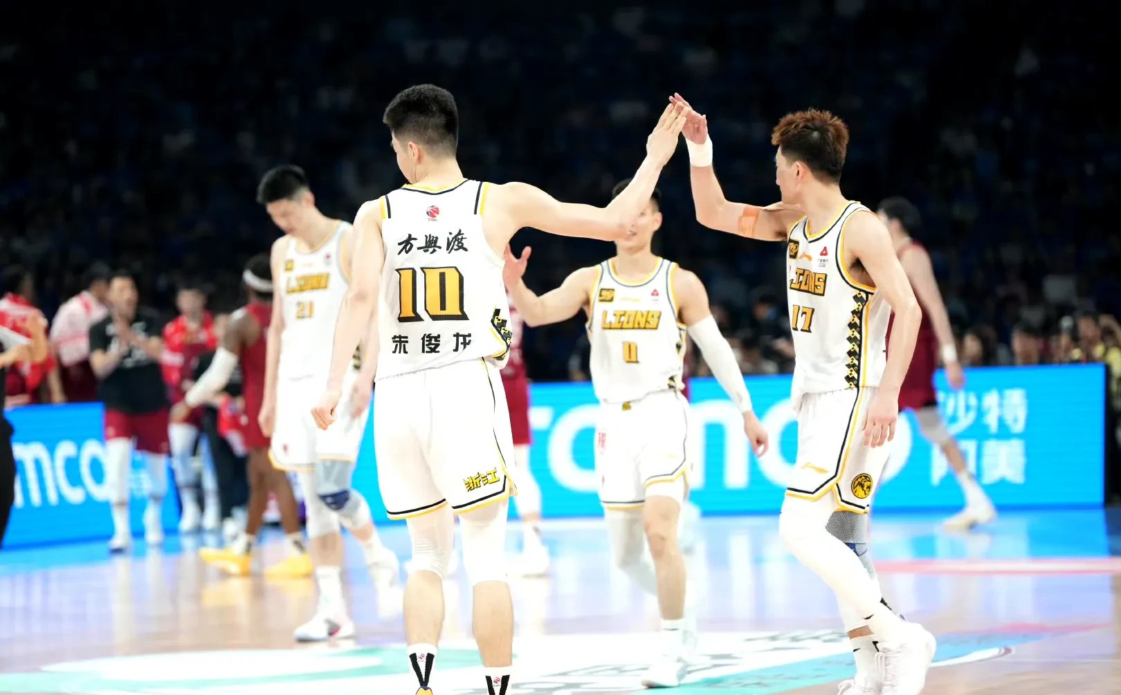 核心球员表现出众，引领球队走向成功的简单介绍