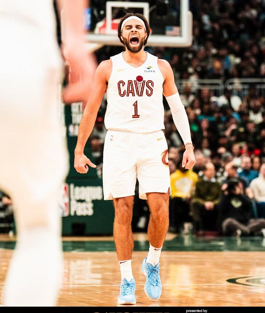 九游体育网页版入口-骑士主场遭逢溃败，球队陷入困境苦战再启的简单介绍