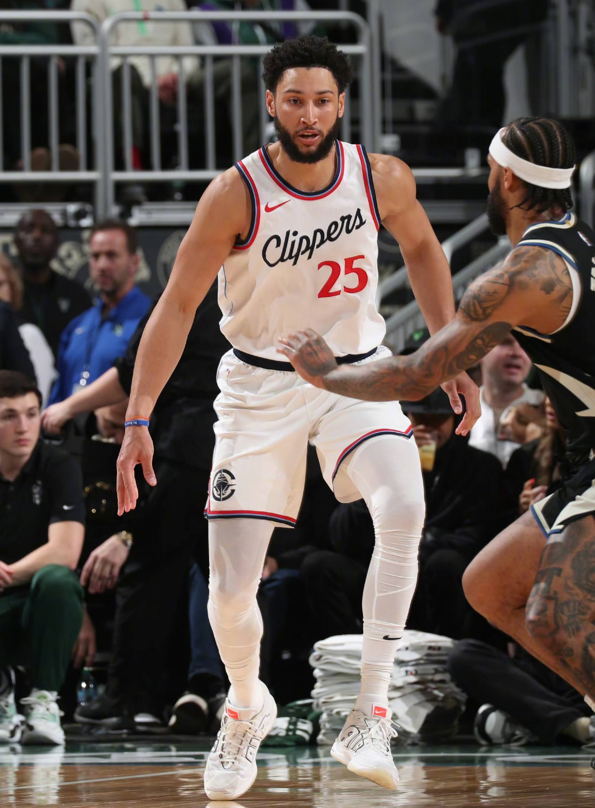 雄鹿击败快船!字母哥全场高效狂砍,率队获胜 雄鹿击败快船!字母哥全场高效狂砍,率队获胜