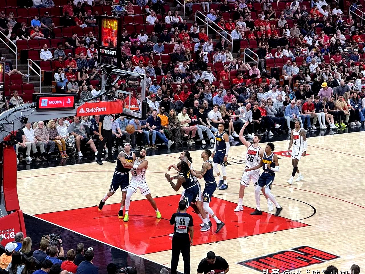 火箭赢得一场胶着的比赛 火箭赢得一场胶着的比赛