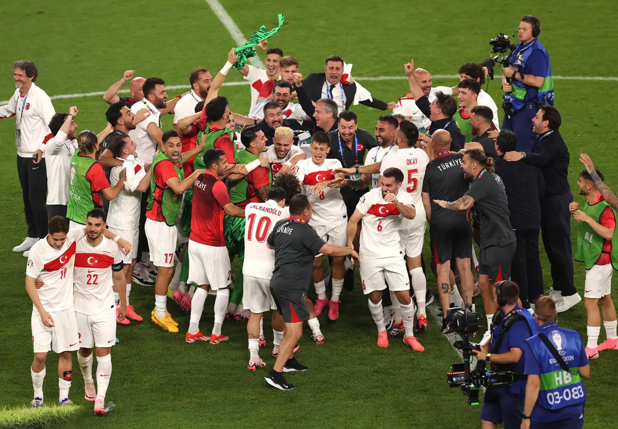 包含捷克队赢下较量,欧洲杯希望再次涨势的词条 包含捷克队赢下较量,欧洲杯希望再次涨势的词条